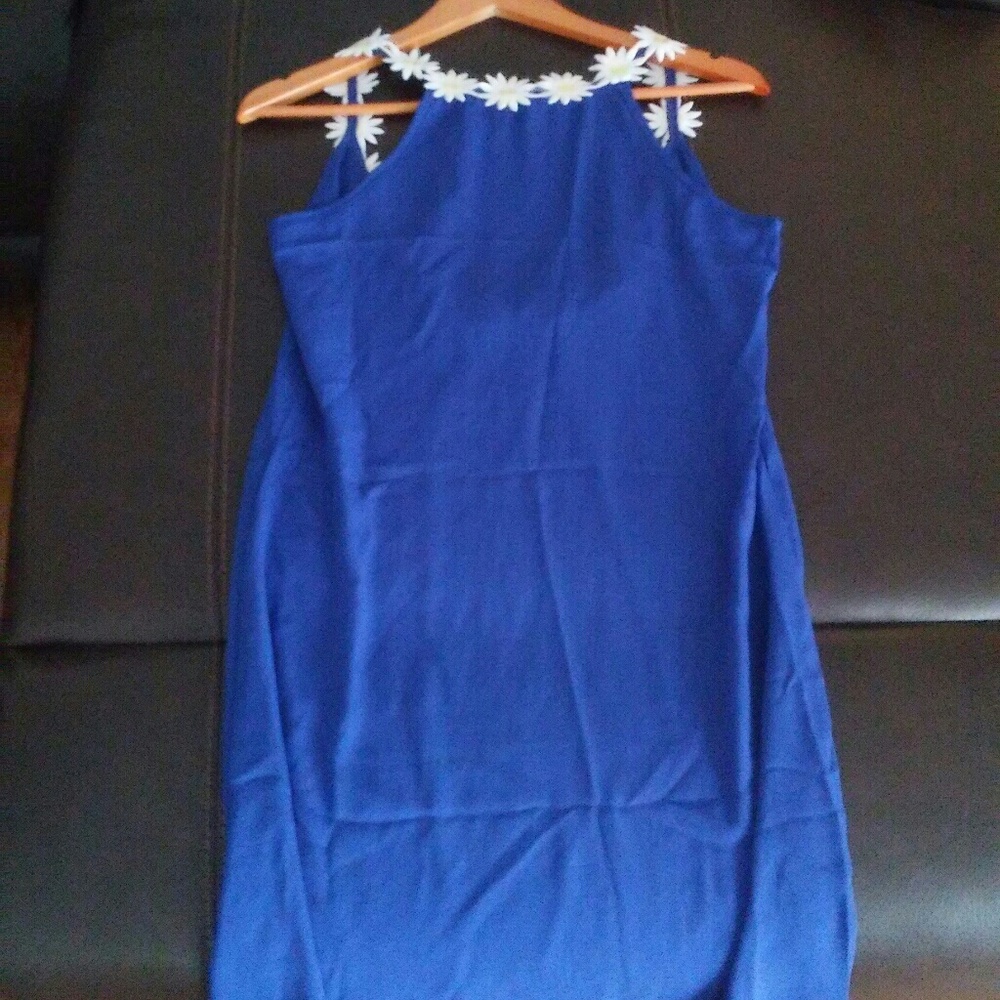 One left! 🌻Super Cute blue flower sundress - Picture 4 of 4